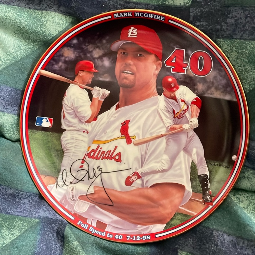 MLB Mark McGwire Full Speed to 40 Home Run Hero Collector Display Plate Sports